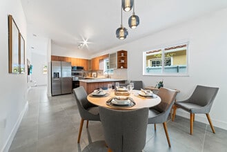 2776 W 71st Pl in Hialeah, FL - Building Photo - Building Photo