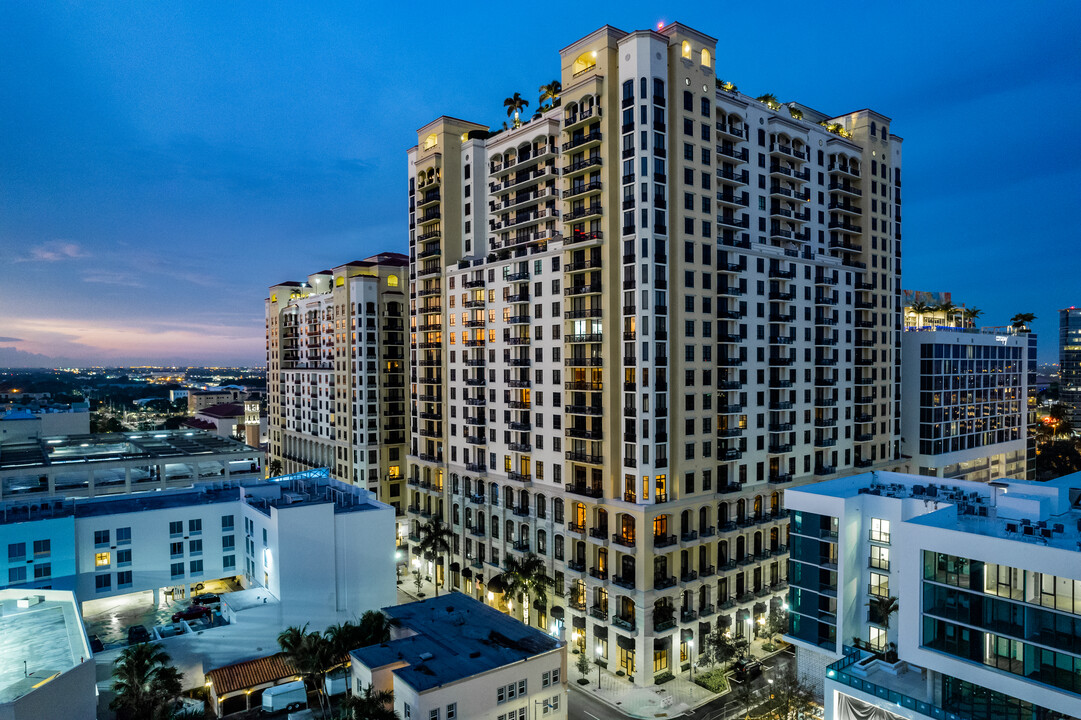 One City Plaza in West Palm Beach, FL - Building Photo