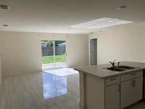 1714 SW Haylake Ave in Port St. Lucie, FL - Building Photo - Building Photo