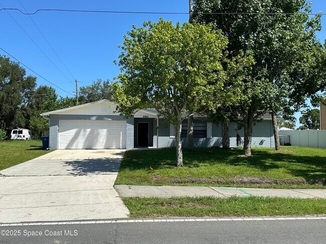 682 Americana Blvd NE