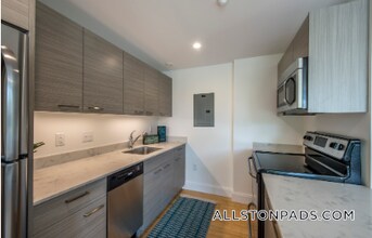 40 Malvern St in Boston, MA - Building Photo - Building Photo