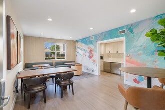 Avery in Valley Village, CA - Foto de edificio - Building Photo