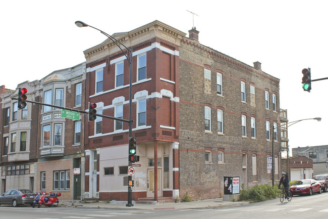 1761 W Augusta Blvd in Chicago, IL - Foto de edificio - Building Photo