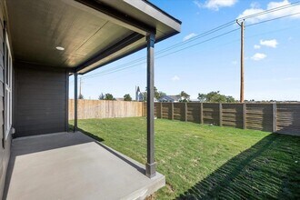 17701 Sage Thrasher Dr in Pflugerville, TX - Building Photo - Building Photo