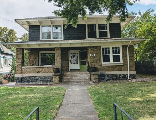 property at 624 6th Ave