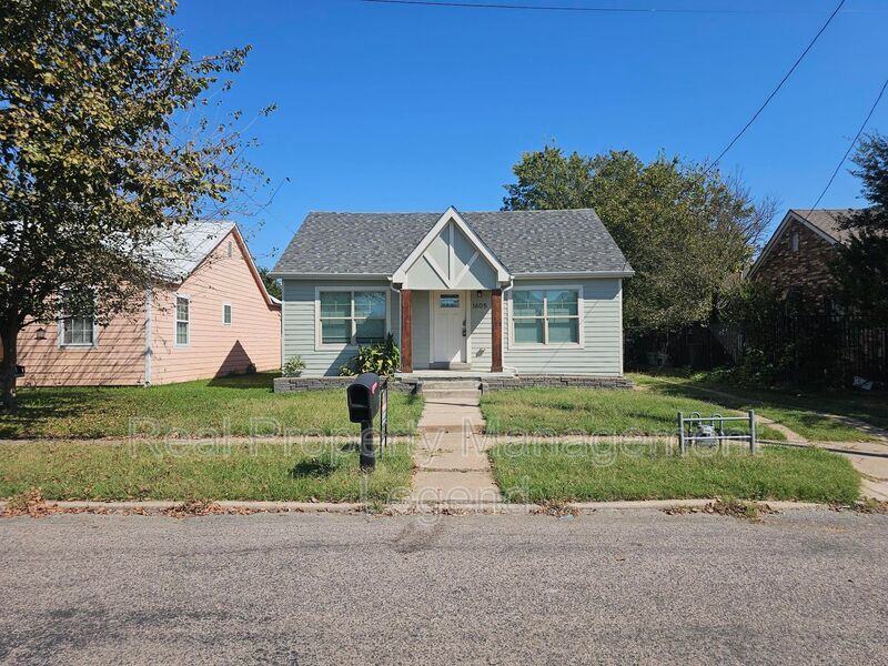 1605 S Walnut St in Sherman, TX - Building Photo