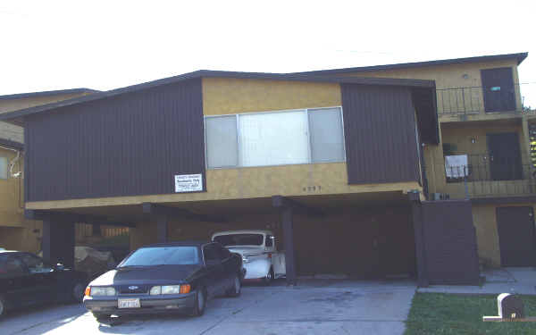 6585-6595 Radio Dr in San Diego, CA - Building Photo - Building Photo