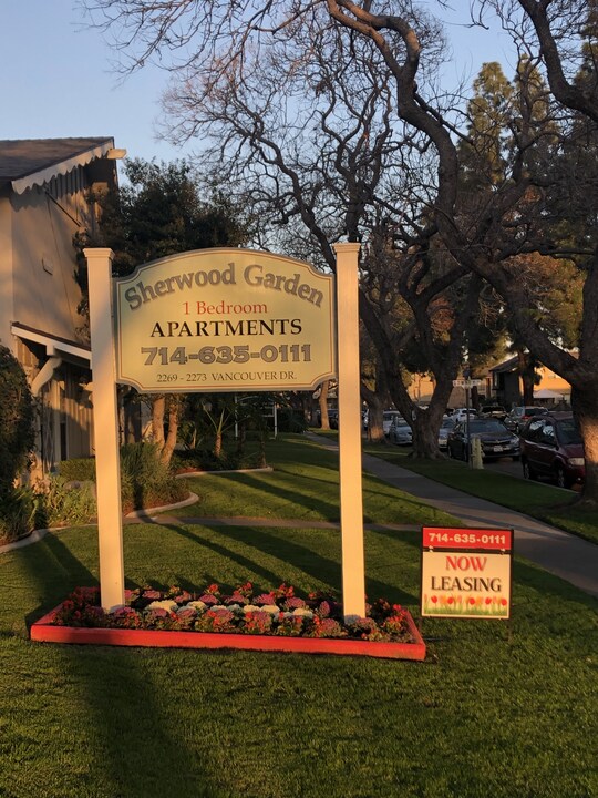 Sherwood Gardens Apartments in Anaheim, CA - Building Photo