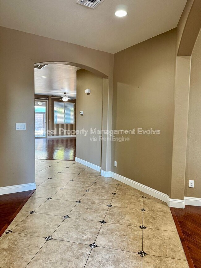 9156 W Mine Trail in Peoria, AZ - Building Photo - Building Photo