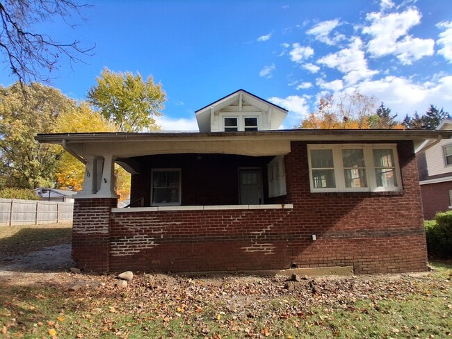 property at 1901 Smith Ave