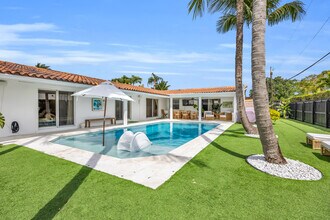 366 Elm Ave in Jupiter, FL - Building Photo - Building Photo