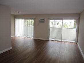 Harvard Apartments in Sherman Oaks, CA - Building Photo - Building Photo