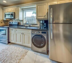 1331 North N Street, Unit 421 in Lake Worth Beach, FL - Building Photo - Building Photo