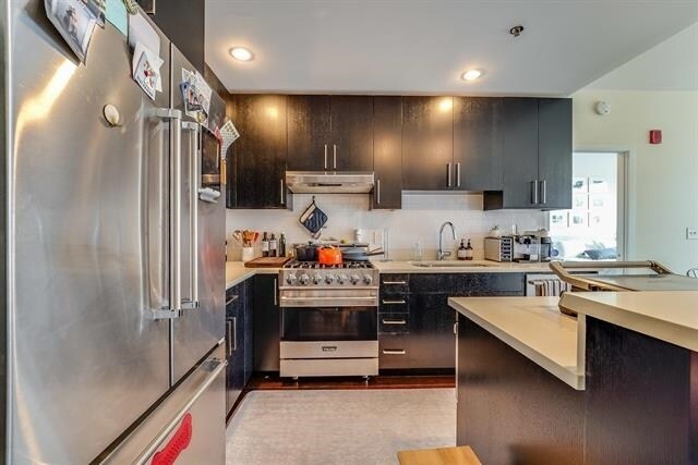 property at 1100 Maxwell Ln