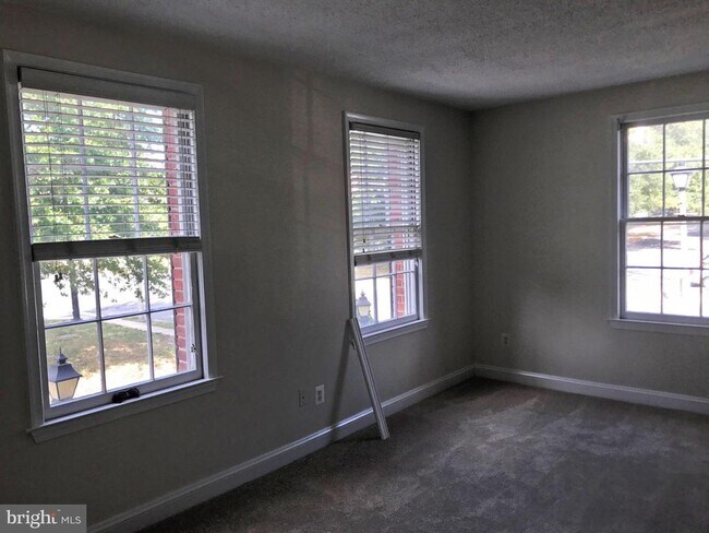 612 Bashford Ln in Alexandria, VA - Building Photo - Building Photo