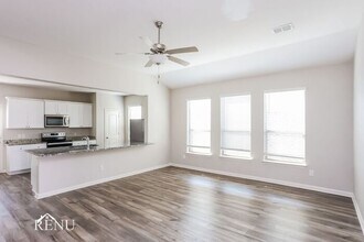 1923 Hialeah Dr in Seagoville, TX - Building Photo - Building Photo