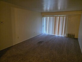 763 Sylvester Way in McKeesport, PA - Building Photo