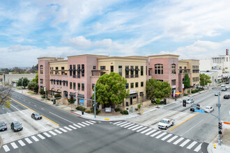 101 W Mission Blvd in Pomona, CA - Foto de edificio - Building Photo