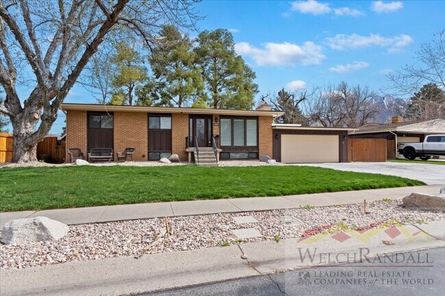 property at 1099 Chevy Chase Cir