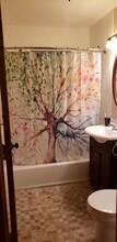 574 37th Ave NE, Unit Upstairs in Minneapolis, MN - Building Photo - Building Photo