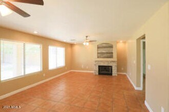 7456 W Aurora Dr in Glendale, AZ - Building Photo - Building Photo