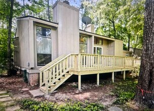 665 N Beau Chene Dr, Unit 27 in Mandeville, LA - Building Photo - Building Photo