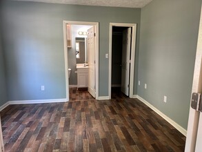 366 Donaghey Ave in Conway, AR - Foto de edificio - Building Photo