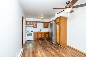 Hartwell Place Apartments in Waukesha, WI - Building Photo - Interior Photo