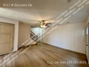 9513 W Dolores Dr in Sioux Falls, SD - Building Photo - Building Photo