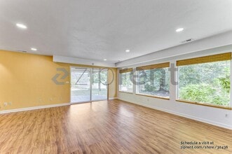 1168 NW Sunlit Ln in Bremerton, WA - Foto de edificio - Building Photo