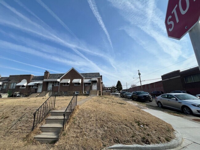 property at 1649 Creston St