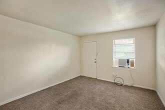 5415 3 Rd St in Danbury, TX - Building Photo - Building Photo