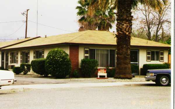 1964-1984 Mayflower Pl in Hemet, CA - Foto de edificio