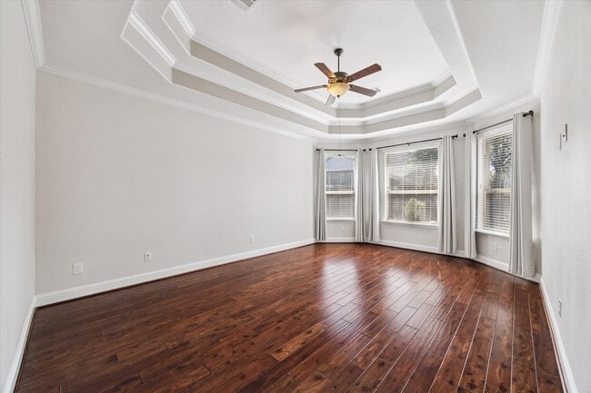 5130 Red Burr Oak Trail
