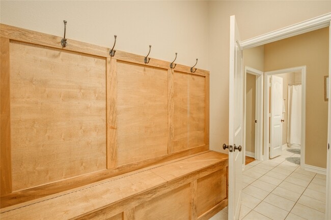 property at 104 Baileys Ct