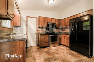 6317 Watercrest Way in Indianapolis, IN - Building Photo - Building Photo