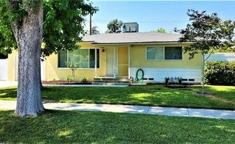 4765 Sunnyside Dr in Riverside, CA - Building Photo