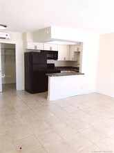391 SE 19th Ave-Unit -4 in Pompano Beach, FL - Foto de edificio - Building Photo