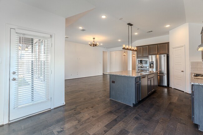 property at 3439 Cres Vista Dr