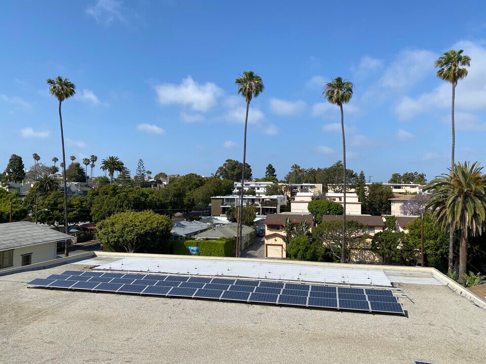 2311 4th St, Unit 313 in Santa Monica, CA - Building Photo