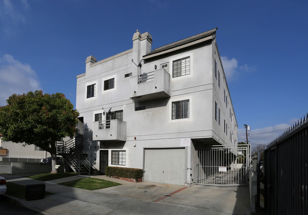 11723 Avon Way in Los Angeles, CA - Building Photo