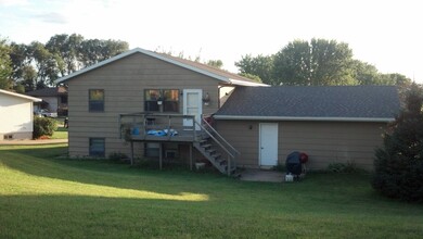 1038 Terrace Dr in Onalaska, WI - Building Photo - Building Photo
