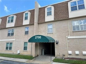 2700 Whitney Pl in Metairie, LA - Building Photo