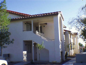 3990 E Carey Ave in Las Vegas, NV - Building Photo - Building Photo