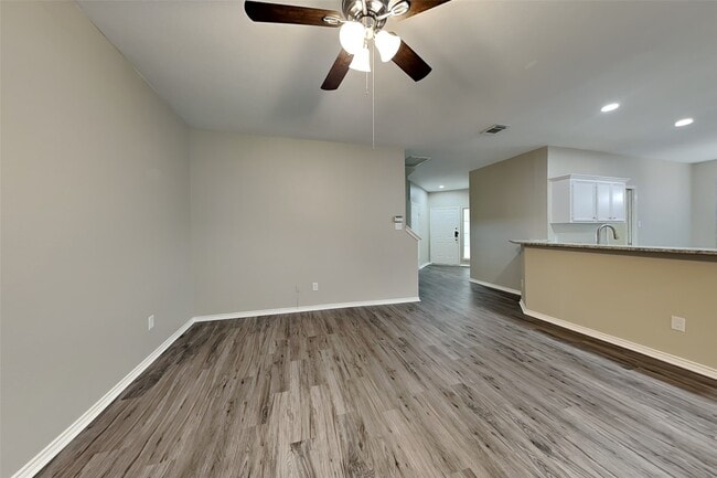 property at 26953 Kings Crescent Dr