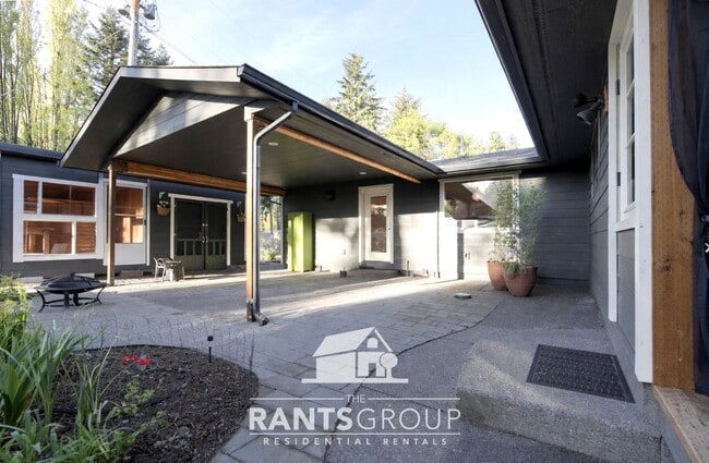 901 Lacey St SE in Lacey, WA - Building Photo - Building Photo