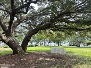 146 Lennoxville Point Rd in Beaufort, NC - Building Photo - Building Photo