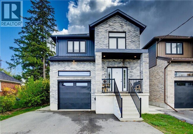 33 Second Ave in Kitchener, ON - Building Photo - Building Photo