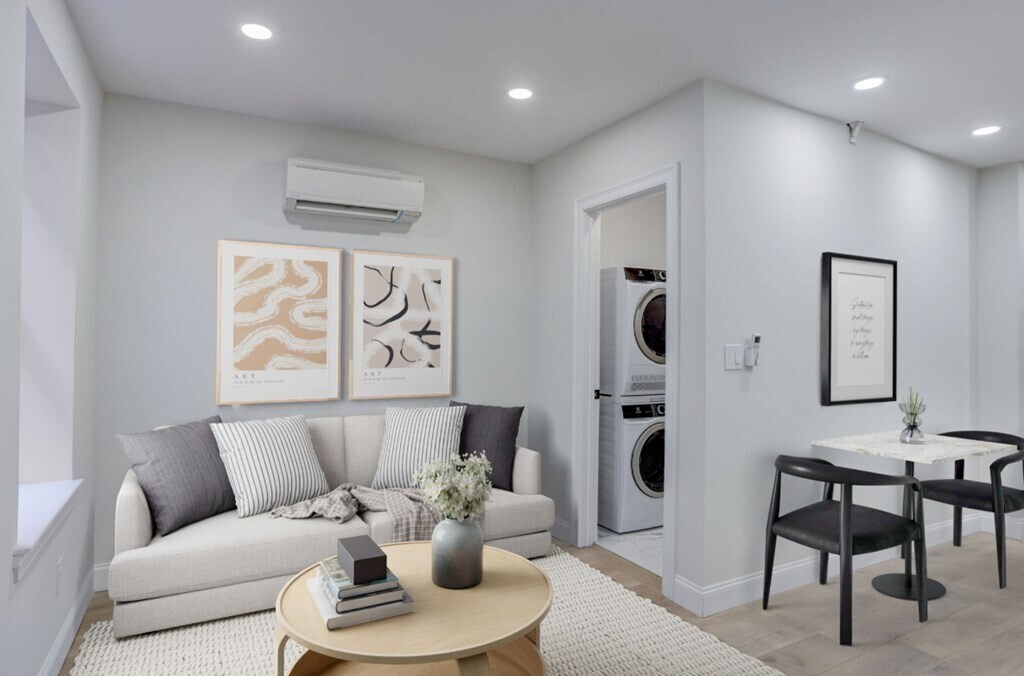 15-19-19 Bartlett Pl in Boston, MA - Building Photo