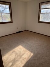 7486 Seymour St NW in Massillon, OH - Foto de edificio - Building Photo